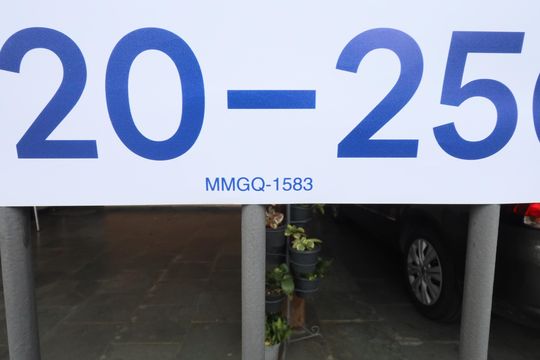 Placa  de casa à venda com 4 quartos, 232m² em Quitaúna, Osasco