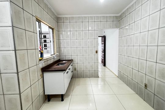 Cozinha de casa para alugar com 2 quartos, 67m² em Parque das Nações, Santo André