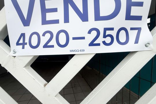 Plaquinha GRANDE instalada dia 8 de outubro de 2026 código da plaquinha MMGQ-839 de casa à venda com 5 quartos, 221m² em Parque Sao Luis, São Paulo