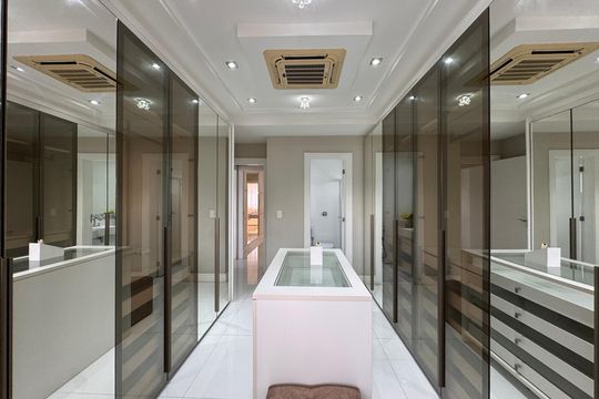 Suíte 3/Closet de casa de condomínio para alugar com 6 quartos, 382m² em Barra da Tijuca, Rio de Janeiro