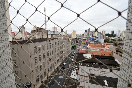 Vista Quarto   de apartamento para alugar com 1 quarto, 77m² em Centro, Campinas