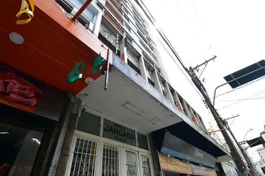 Fachada  de apartamento para alugar com 1 quarto, 77m² em Centro, Campinas