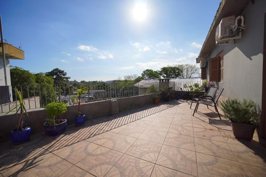Terraço  de casa à venda com 2 quartos, 470m² em Glória, Porto Alegre