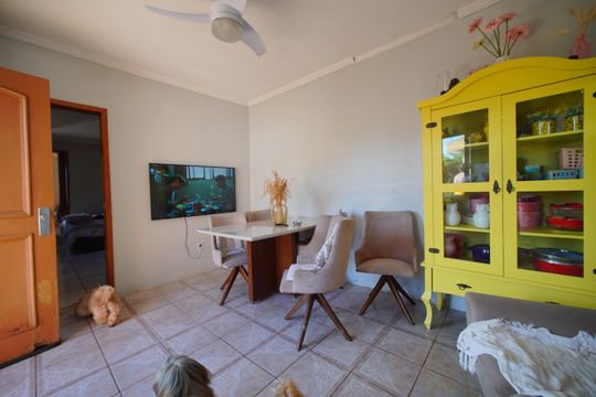 Casa à venda com 2 quartos, 470m² em Glória, Porto Alegre