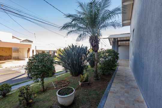 Jardim de casa de condomínio para alugar com 3 quartos, 300m² em Cecap, Taubaté
