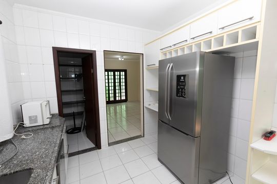 COZINHA de casa de condomínio para alugar com 3 quartos, 140m² em Conjunto Habitacional Vila Santana (sousas), Campinas
