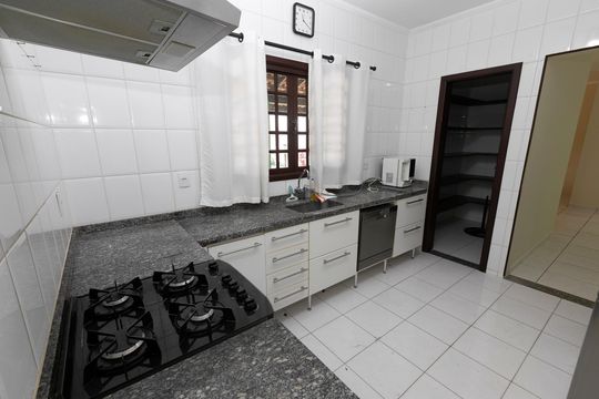 COZINHA de casa de condomínio para alugar com 3 quartos, 140m² em Conjunto Habitacional Vila Santana (sousas), Campinas