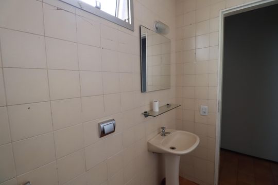 Banheiro  de apartamento para alugar com 1 quarto, 40m² em Centro, Ribeirão Preto