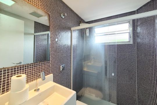 Banheiro Social de apartamento para alugar com 2 quartos, 68m² em Jardim Sao Luis, São Bernardo do Campo