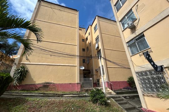 Fachada do bloco de apartamento à venda com 2 quartos, 50m² em Vila Valqueire, Rio de Janeiro