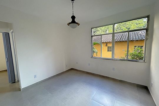 Apartamento à venda com 2 quartos, 50m² em Vila Valqueire, Rio de Janeiro