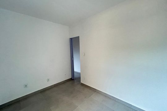Quarto 1 de apartamento à venda com 2 quartos, 50m² em Vila Valqueire, Rio de Janeiro