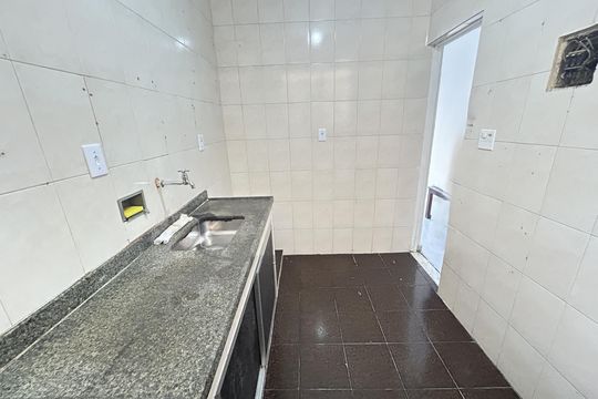 Cozinha de apartamento à venda com 2 quartos, 50m² em Vila Valqueire, Rio de Janeiro