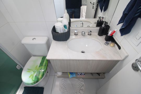 Banheiro de apartamento à venda com 3 quartos, 81m² em Chora Menino, São Paulo