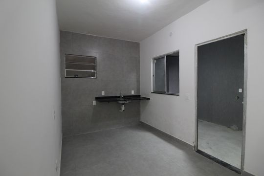 Cozinha de casa de condomínio para alugar com 2 quartos, 81m² em Jacarepaguá, Rio de Janeiro