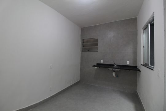 Cozinha de casa de condomínio para alugar com 2 quartos, 81m² em Jacarepaguá, Rio de Janeiro