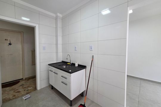 Cozinha de apartamento para alugar com 1 quarto, 40m² em Canto do Forte, Praia Grande