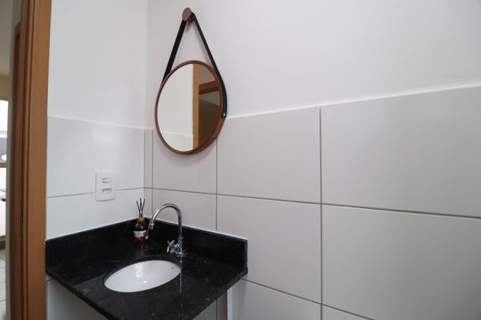 Banheiro Social de apartamento para alugar com 2 quartos, 48m² em Jardim Patricia, Uberlândia