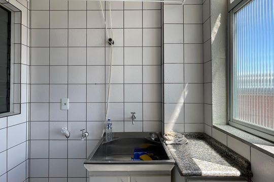 Área de Serviço de apartamento para alugar com 3 quartos, 60m² em Real Parque, São José