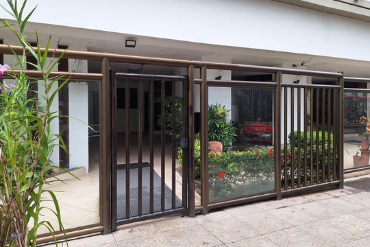 Fachada de apartamento para alugar com 2 quartos, 75m² em Icaraí, Niterói