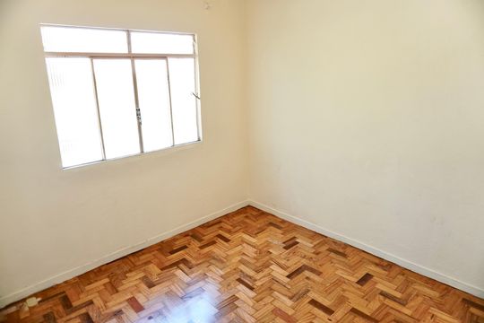 Quarto 2 de casa para alugar com 3 quartos, 50m² em Alto Caiçaras, Belo Horizonte