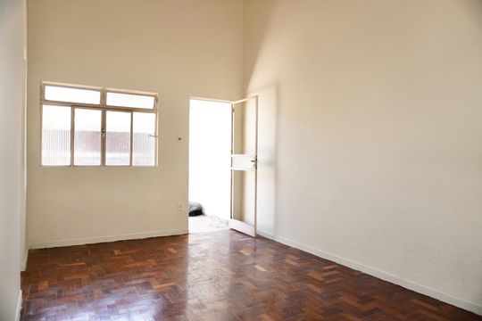 Casa para alugar com 3 quartos, 50m² em Alto Caiçaras, Belo Horizonte