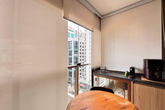 Varanda de kitnet/studio para alugar com 1 quarto, 27m² em Vila Nova Conceição, São Paulo