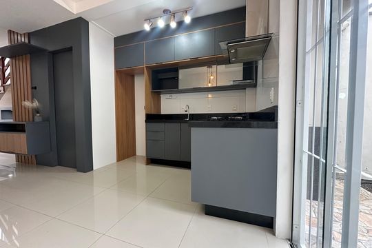 Cozinha de casa para alugar com 2 quartos, 71m² em Forquilhas, São José