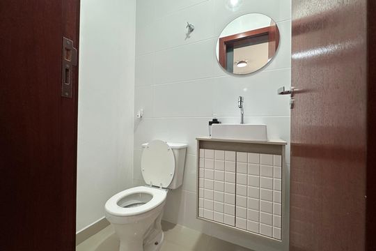 Banheiro de serviço de casa para alugar com 2 quartos, 71m² em Forquilhas, São José