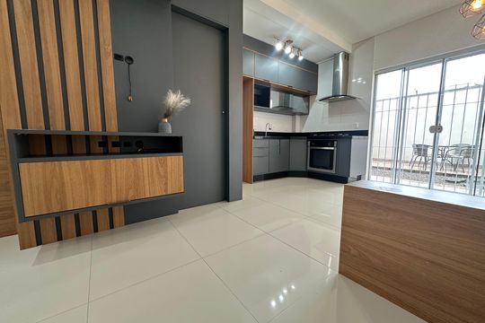 Sala de casa para alugar com 2 quartos, 71m² em Forquilhas, São José