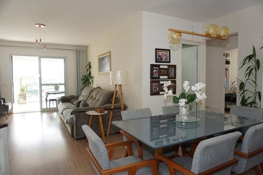 Apartamento para alugar com 3 quartos, 128m² em Jardim Santa Barbara, Embu das Artes
