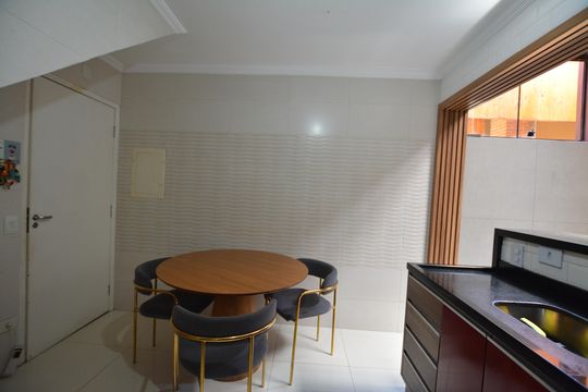 COZINHA de casa de condomínio à venda com 3 quartos, 120m² em Jardim Gilda Maria, São Paulo