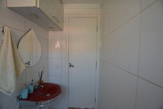 BANHEIRO de casa de condomínio à venda com 3 quartos, 120m² em Jardim Gilda Maria, São Paulo