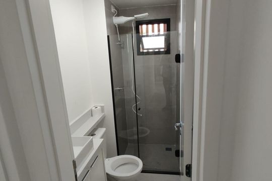 Banheiro de apartamento para alugar com 2 quartos, 42m² em É Vila Esther / Casa Verde, São Paulo