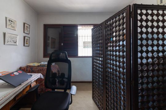 Quarto 3 de casa à venda com 4 quartos, 250m² em Moema, São Paulo