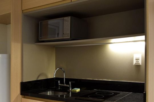 Cozinha de kitnet/studio para alugar com 1 quarto, 26m² em Pinheiros, São Paulo