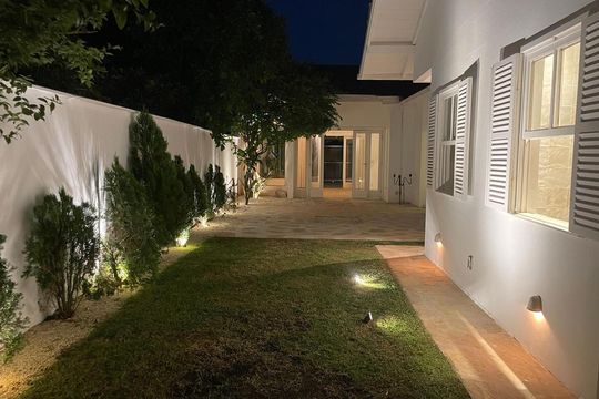 Área externa de casa para alugar com 3 quartos, 220m² em Campeche, Florianópolis