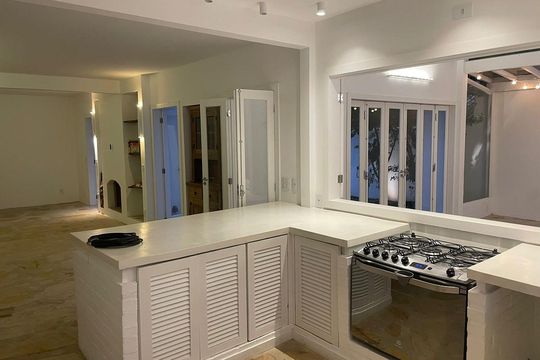 Cozinha de casa para alugar com 3 quartos, 220m² em Campeche, Florianópolis