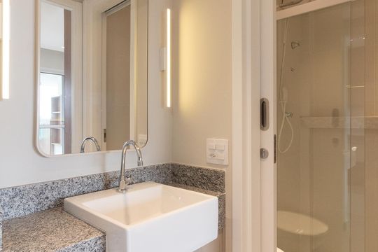 Banheiro de apartamento para alugar com 1 quarto, 32m² em Butantã, São Paulo