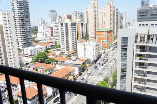 Vista de apartamento à venda com 2 quartos, 60m² em Vila Cordeiro, São Paulo