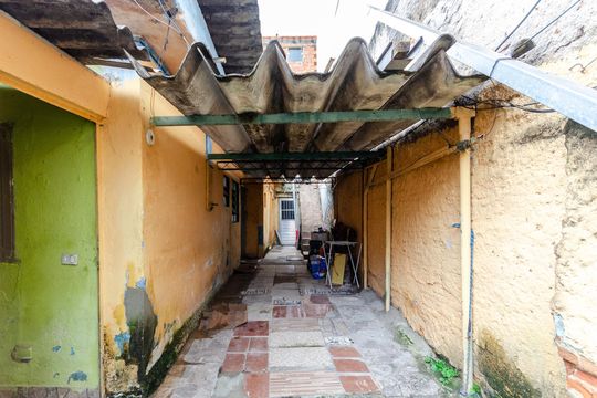 Área externa de casa para alugar com 1 quarto, 50m² em Vila Iorio, São Paulo