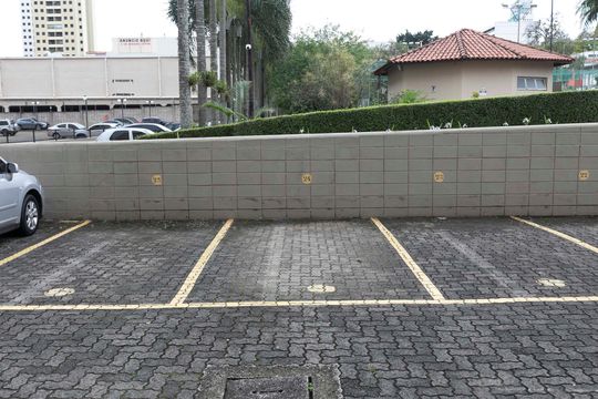 GARAGEM de apartamento para alugar com 4 quartos, 184m² em Chácara Primavera, Campinas
