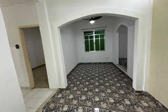 Sala de casa para alugar com 2 quartos, 129m² em Guadalupe, Rio de Janeiro