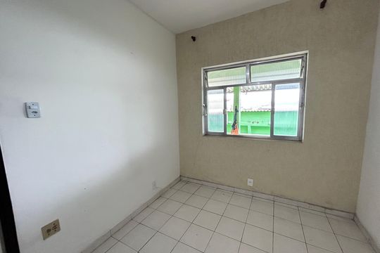 Quarto 1 de casa para alugar com 2 quartos, 129m² em Guadalupe, Rio de Janeiro