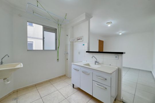 Cozinha de apartamento para alugar com 2 quartos, 42m² em Parque Piratininga, Guarulhos