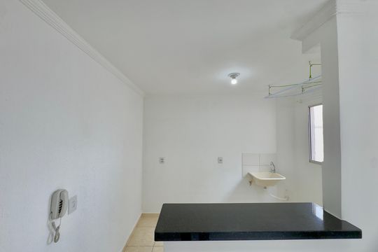 Cozinha de apartamento para alugar com 2 quartos, 42m² em Parque Piratininga, Guarulhos