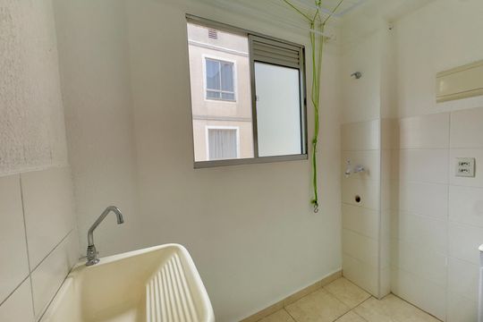 Área de Serviço de apartamento para alugar com 2 quartos, 42m² em Parque Piratininga, Guarulhos