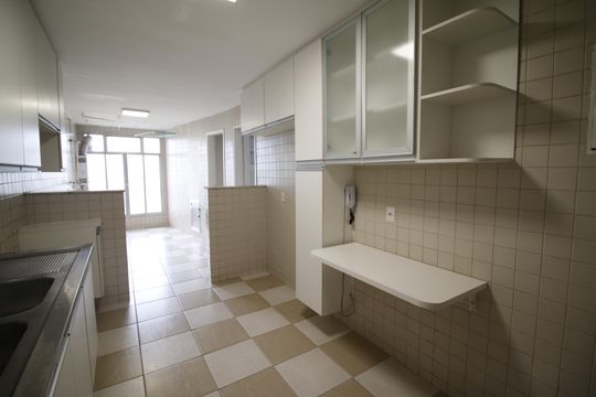 Cozinha de apartamento à venda com 4 quartos, 147m² em Jacarepaguá, Rio de Janeiro