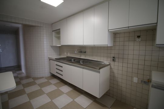 Cozinha de apartamento à venda com 4 quartos, 147m² em Jacarepaguá, Rio de Janeiro