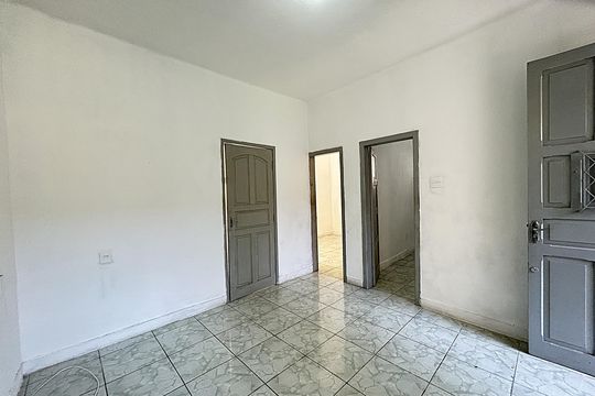 Sala de apartamento para alugar com 2 quartos, 80m² em Rocha Miranda, Rio de Janeiro